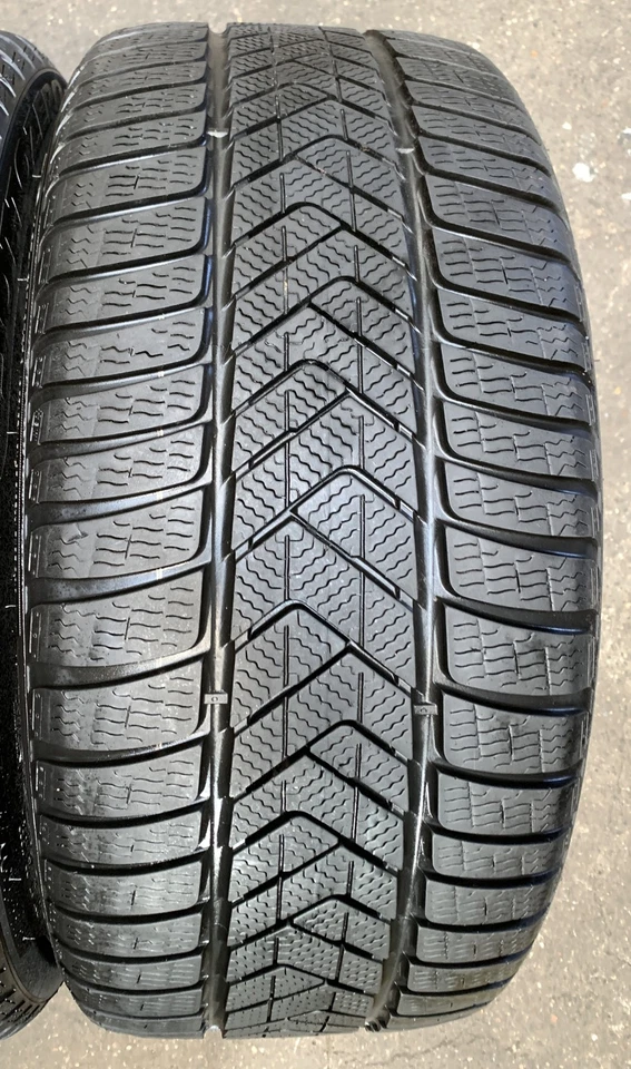 2 Winterreifen Pirelli Winter SottoZero 3 * RSC MOE M+S 275/35 R19 100V RA1324 - Bild 2 von 3