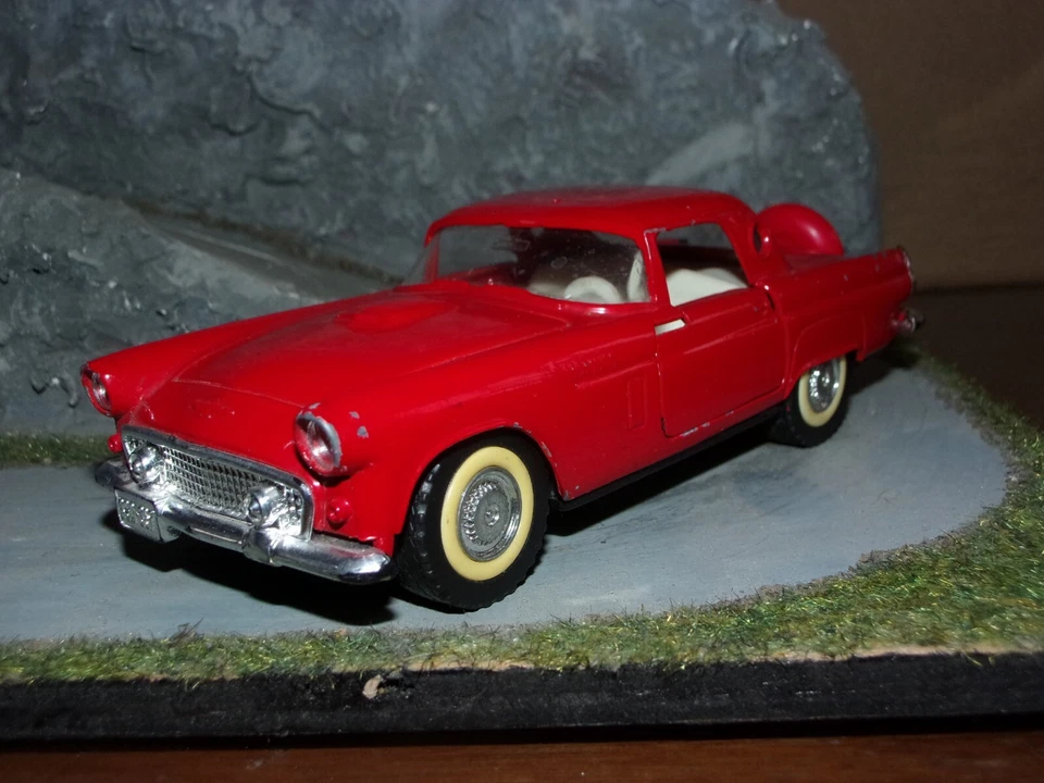 1:32 Majorette Ford Thunderbird 56 S voiture miniature auto coche model car - Photo 1/4