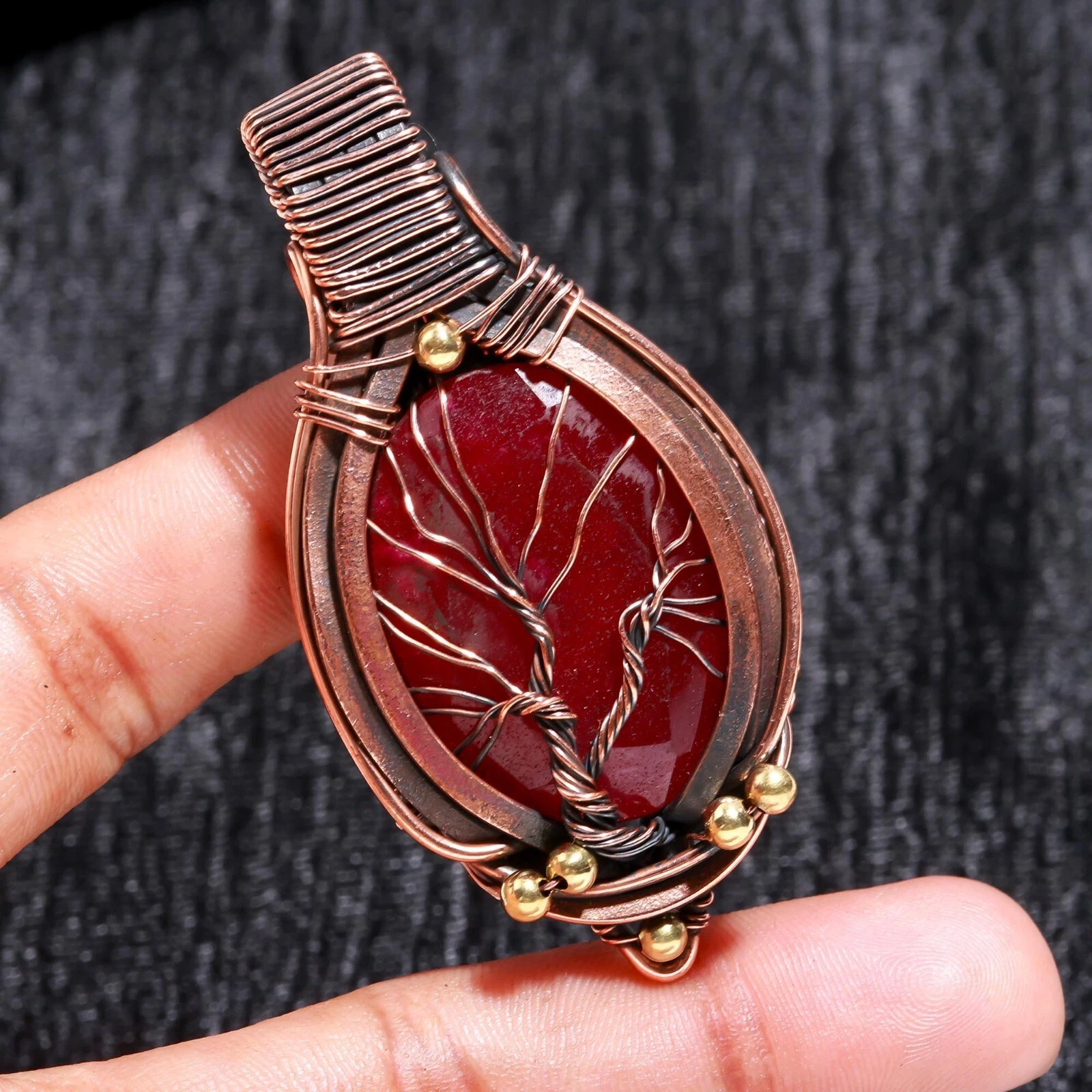 VETEMENTS Collana con ciondolo fatto a mano avvolto in filo di rame pietra preziosa onice rossa