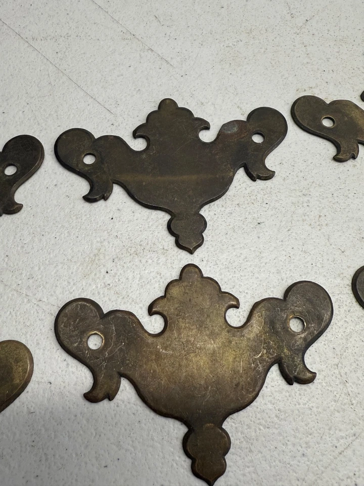 Conjunto antigo de 12 ferragens de superfície antigas Chippendale latão batwing restauração - Imagem 2 de 4