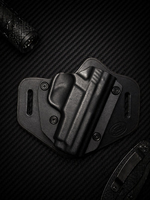 OWB Kydex/Leather Hybrid Holster with adjustable retention for Sig Sauer 