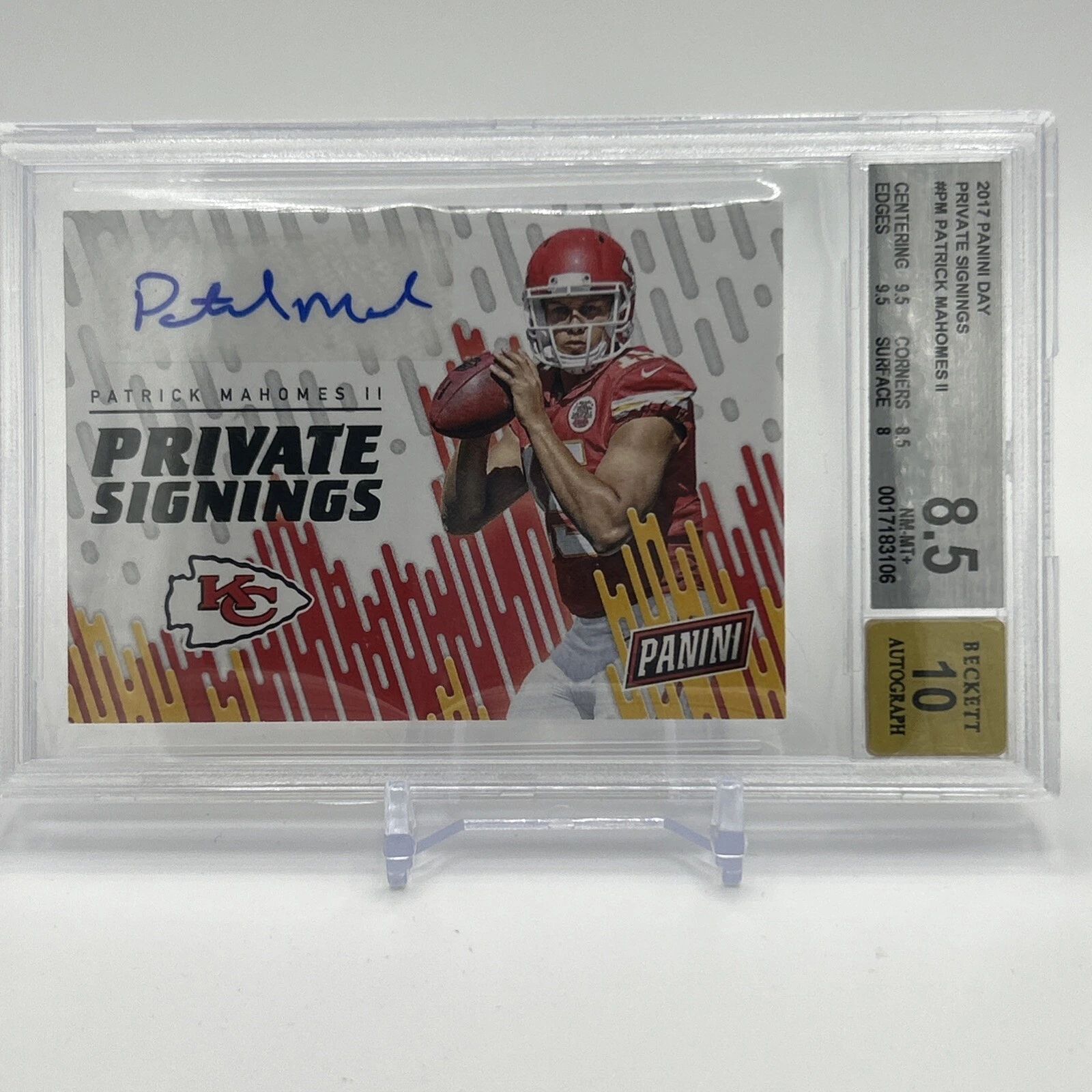 Patrick Mahomes Panini Super Bowl LI Private Signings #PM Base