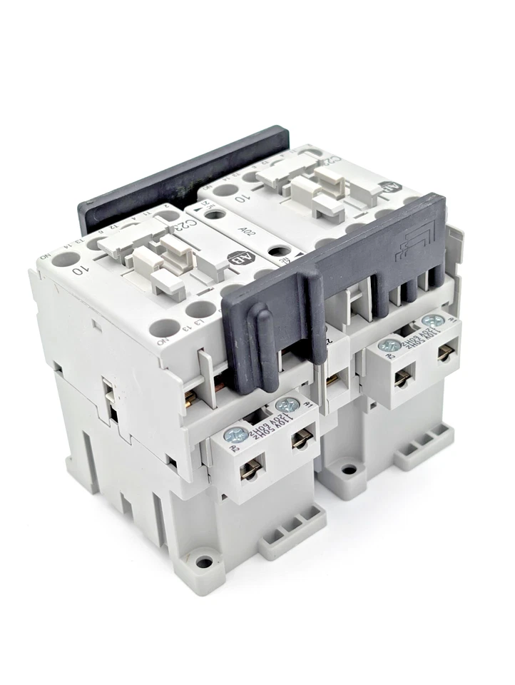 Contactor de marcha atrás Allen Bradley 104-C23D22 23A 110V 50 Hz / 120V 60 Hz. NUEVO Foto 2 de 4