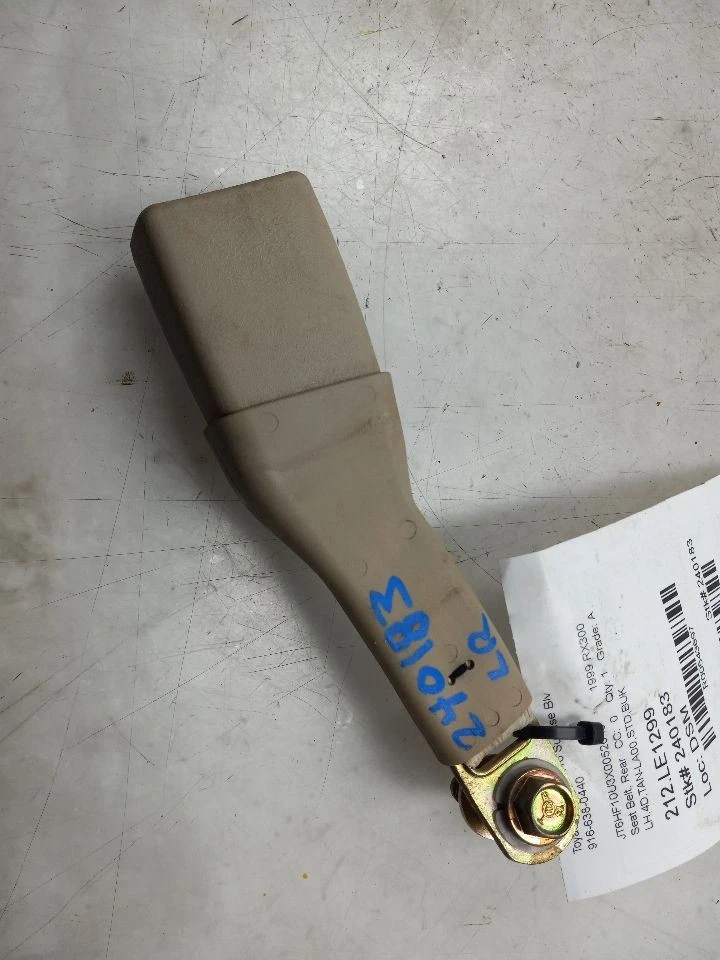 1999 LEXUS RX300 REAR SEAT BELT - Image 3 of 4