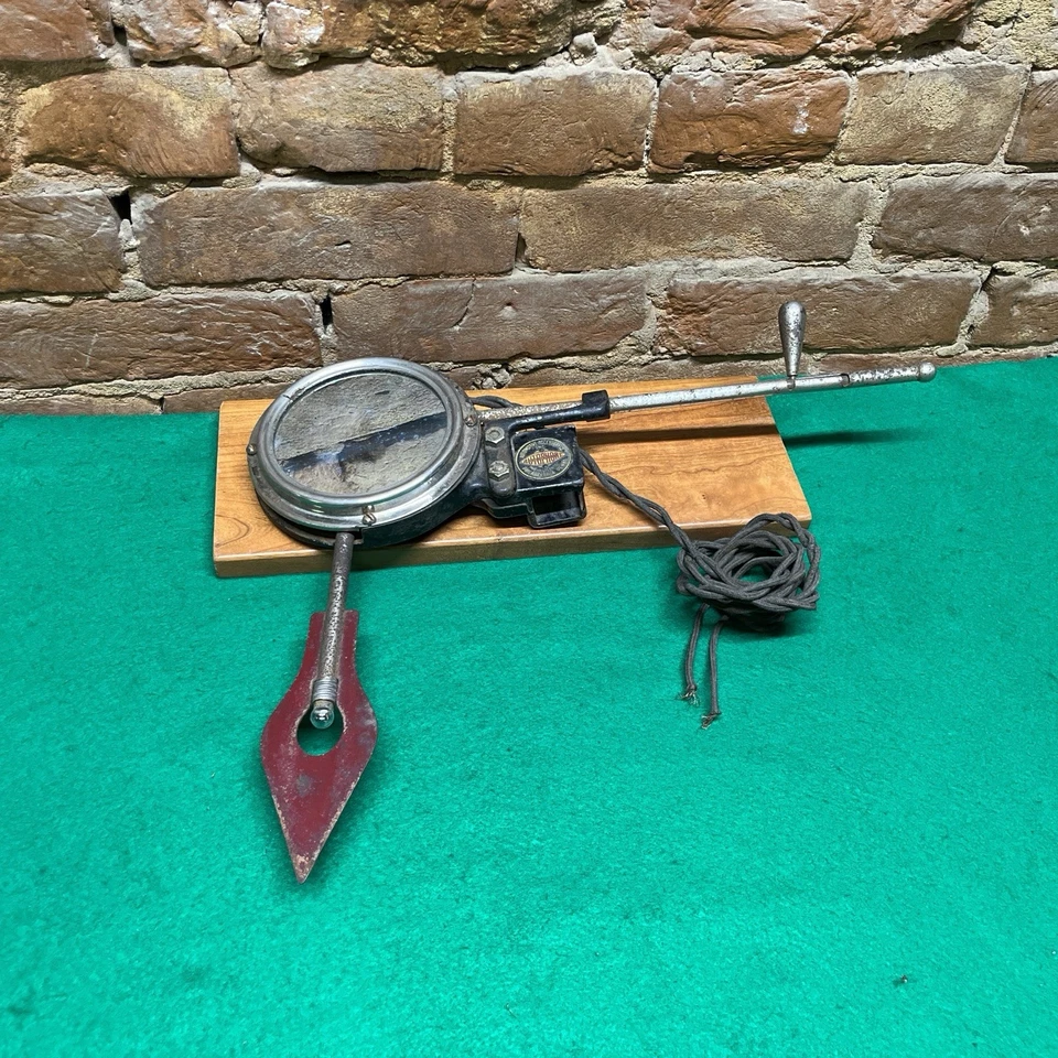 Original AUTOPHORE Early Accessory Side Mirror Lighted Turn Signal Semaphore - Image 2 of 4