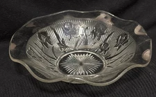 Vintage 1920,s Iris & Herringbone scalloped edge bowl by Jeanette Glass Company
