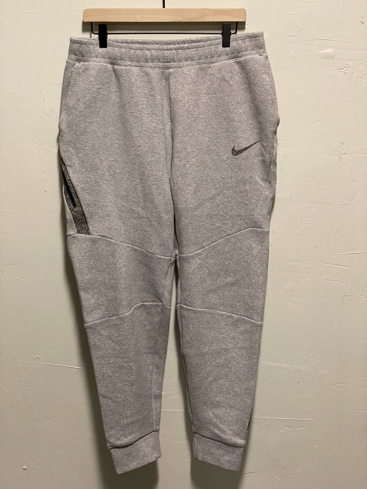 Nike Sportswear Tech Fleece Jogger Pants Wolf Gray Menu0026#039;s Large L CJ4504  902 | eBay