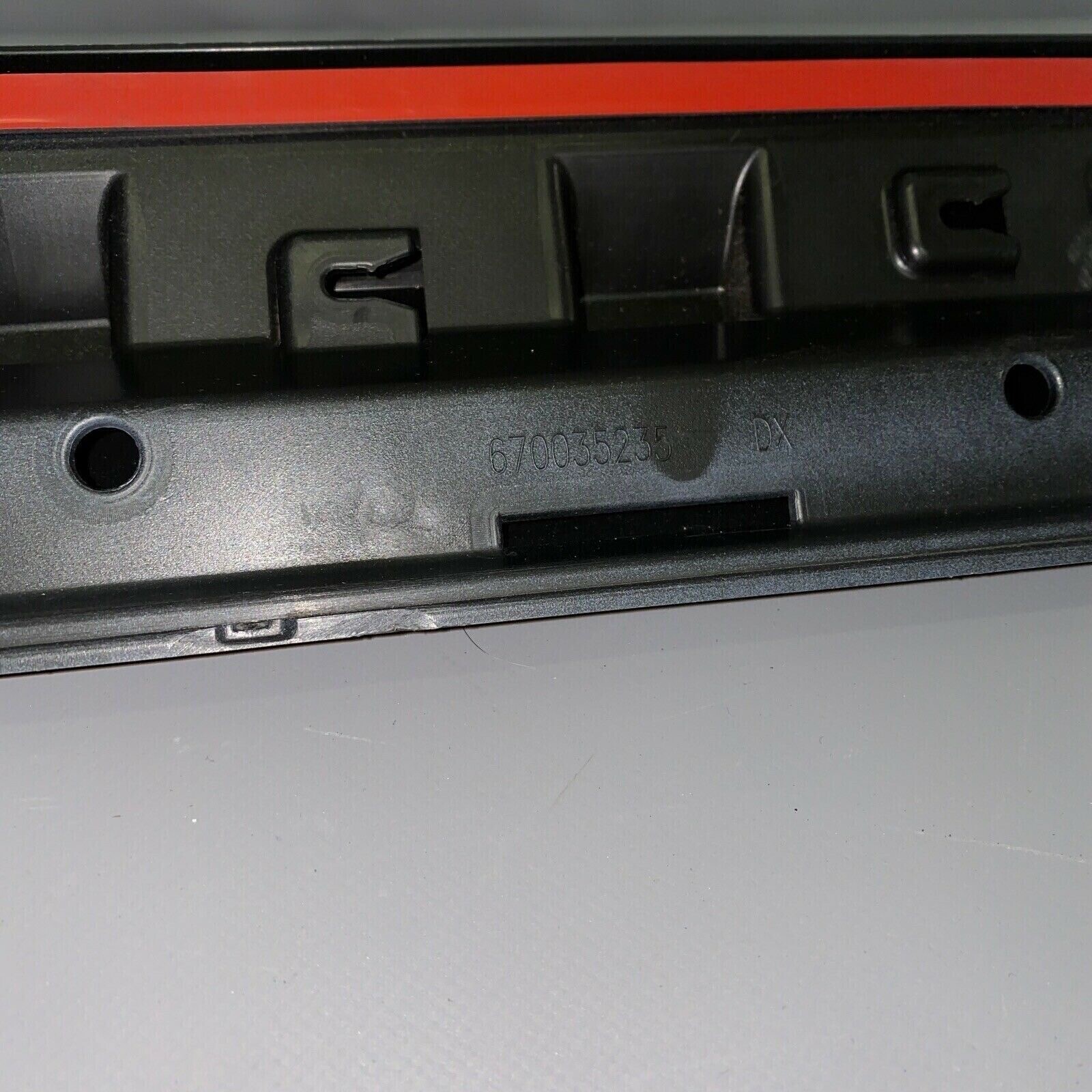MASERATI LEVANTE RIGHT FRONT DOOR TRIM MOLDING 2017 2018 2019 OEM 670035235