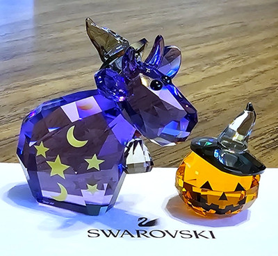   Swarovski Crystal 2012 Lovlots, Magic Halloween Mo Cow Figurine, Pumpkin, NIB