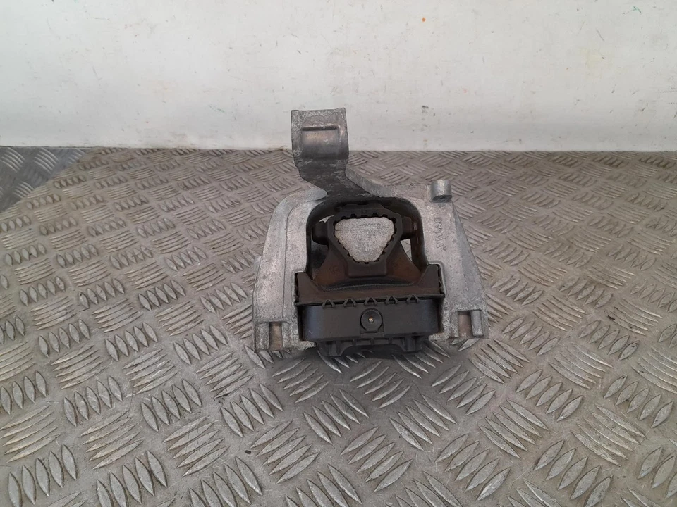 Montaje motor Volkswagen Golf MK7 2013-2020 5Q0199262BD Foto 3 de 4