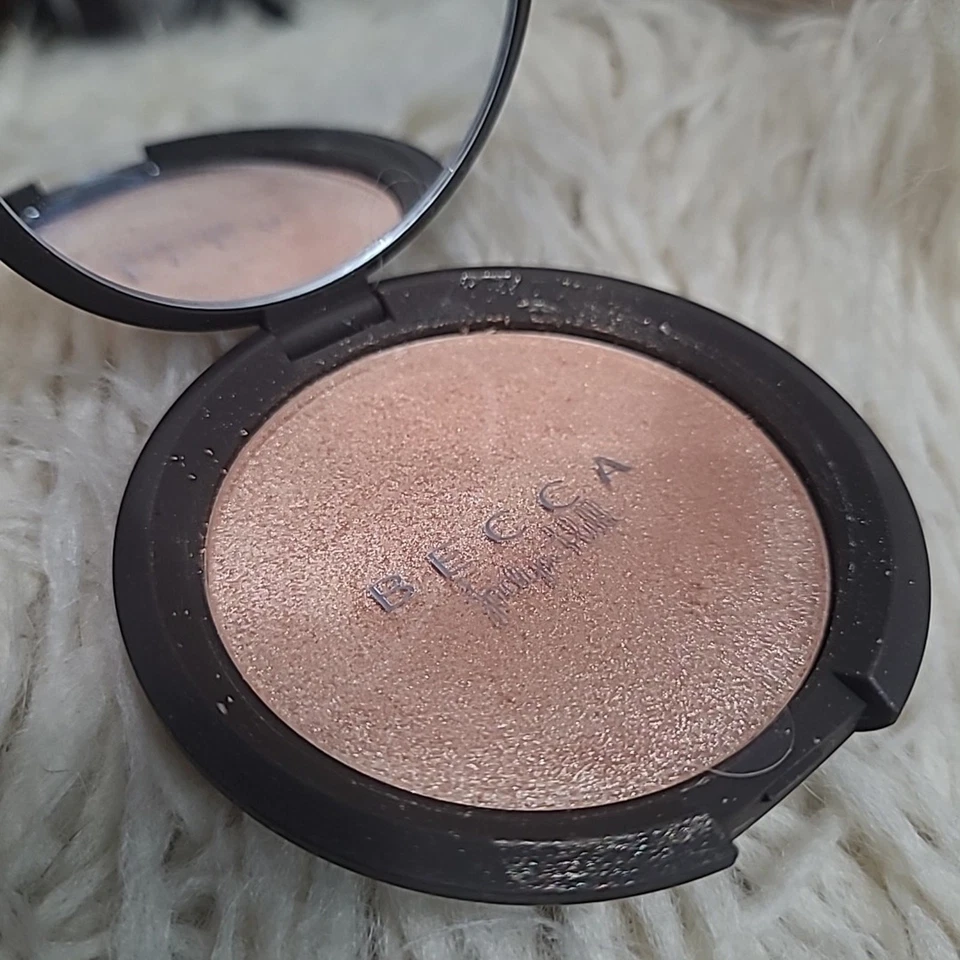 Becca Shimmering Skin Perfector Pressed Highlighter - Champagne Pop, 8 g - Image 3 of 4
