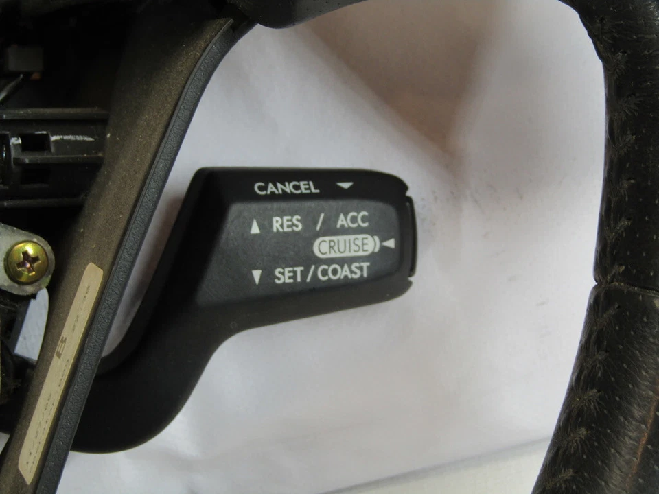 Volante y control de crucero Subaru Legacy Outback 2005-2006 negro OEM Foto 3 de 4