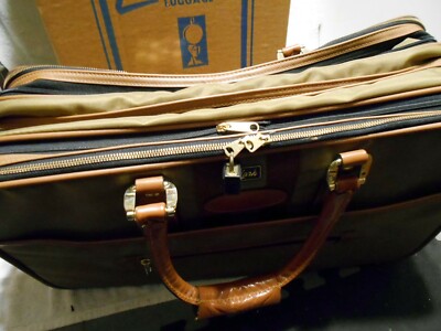 Vintage 1990s Lark Luggage Soft Side Suitcase Travel Bag Carry On