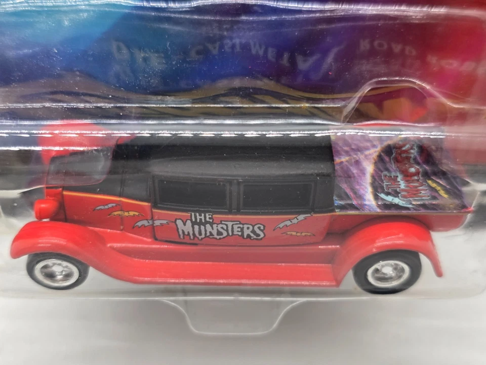 Ford Johnny Lightning Team (2000) The Munsters Red 1929 doble cabina 1/64 Foto 3 de 4