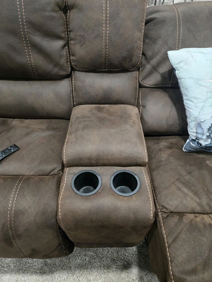 Seccional y reclinable de gamuza Bella Foto 2 de 4