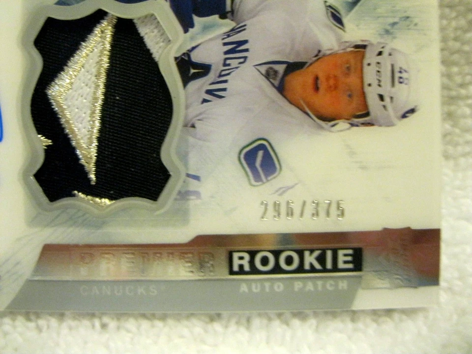 Hunter Shinkaruk RC 2015-16 Upper Deck Premiere Rookie 3Clr Patch Auto#296/375  - Image 2 of 4