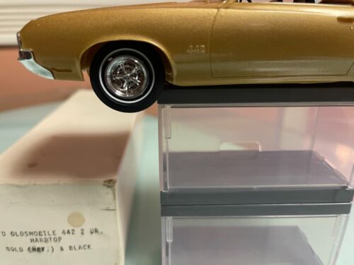 WALKING ON-BROADWAY! (RARE) AMT PROMO '70 GLD OLD 442 W/BOX & BONUS DISPLAY CASE - Picture 6 of 23