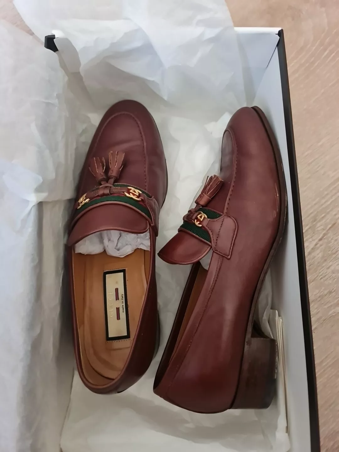 tige cuir gucci et donc taille 9