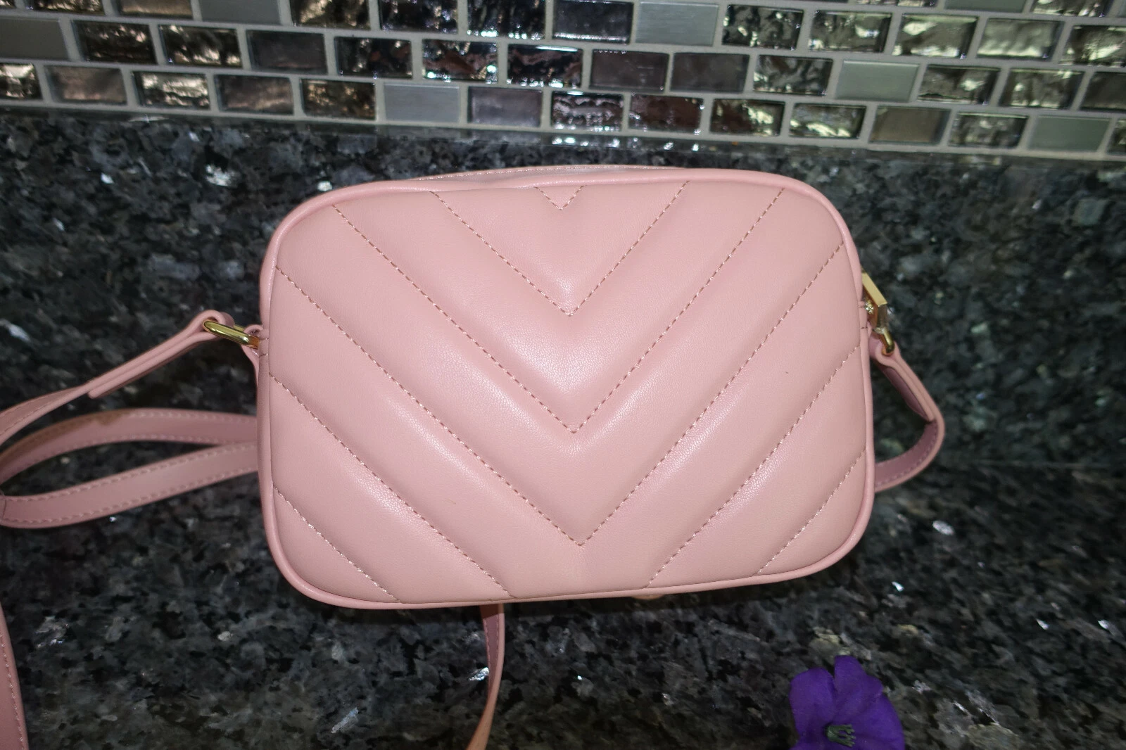 Borsa Love Moschino nappa opaca pu cipria nuova con etichette tracolla rosa