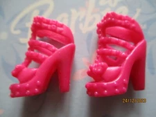 BARBIE DOLL / PAIR OF SHOES ...... (1888)