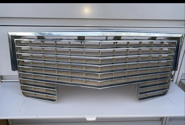 Cadillac DeVille Fleetwood 1972, Calais cromo parrilla de fábrica carrito completo OEM Foto 2 de 4