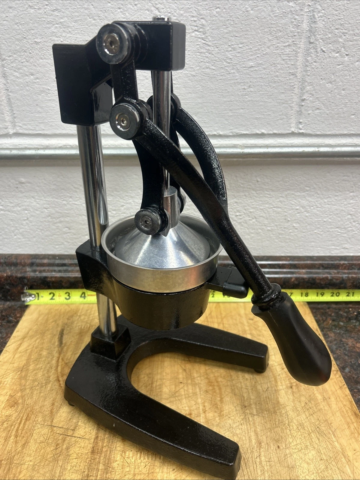 This is a Professional commercial Grade Manual citrus juicer
Opens in a new window or tab
