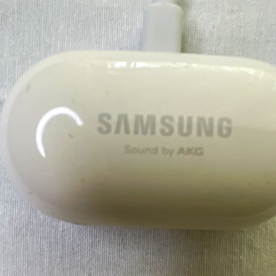 Samsung Galaxy Buds True Wireless Bluetooth In-Ear Earbuds w/ Mic Case White
