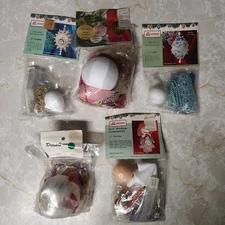 Vtg Christmas Ornament Kits Lot Of 5  LeeWards Boutique Dexters Sequin Beads NOS