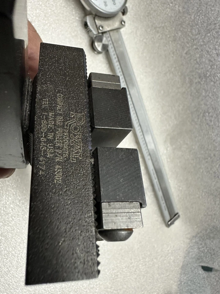 Extractor de barra compacto Royal 43302 para torno CNC vástago de 0,75" Foto 4 de 4