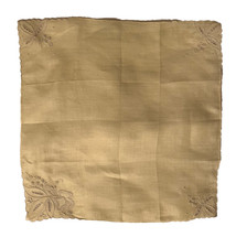 Elegant vintage Madeira hand-embroidered off-white linen handkerchief NWT hanky