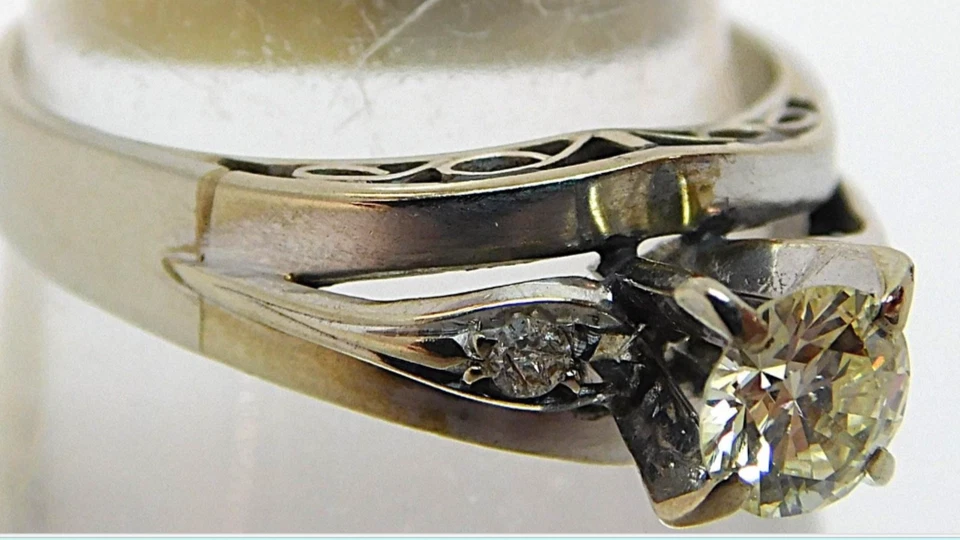 White Gold 16 Kt Diamond Wedding Set 0.60 CTTW Scroll Style 8.5 Size - Image 4 of 4