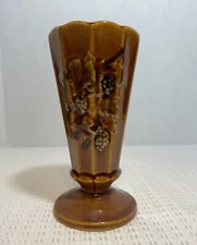 VINTAGE MCCOY BROWN VASE GRAPES USA 7" TALL
