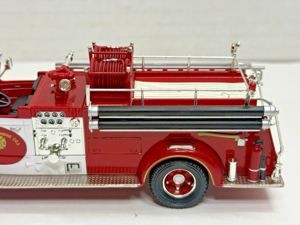 Corgi US52803 Firetruck 1949 Mack L Open Cab Springfield F.D. - Image 3 of 4
