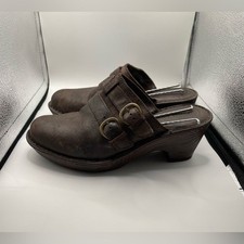 Born women  s brown suede clogs size 8