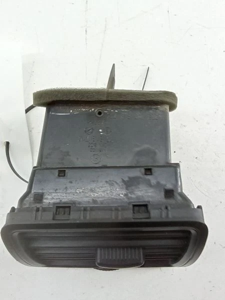 2006 VOLKSWAGEN JETTA PASSENGER RIGHT DASH AIR VENT OEM USED TESTED  Foto 3 de 4