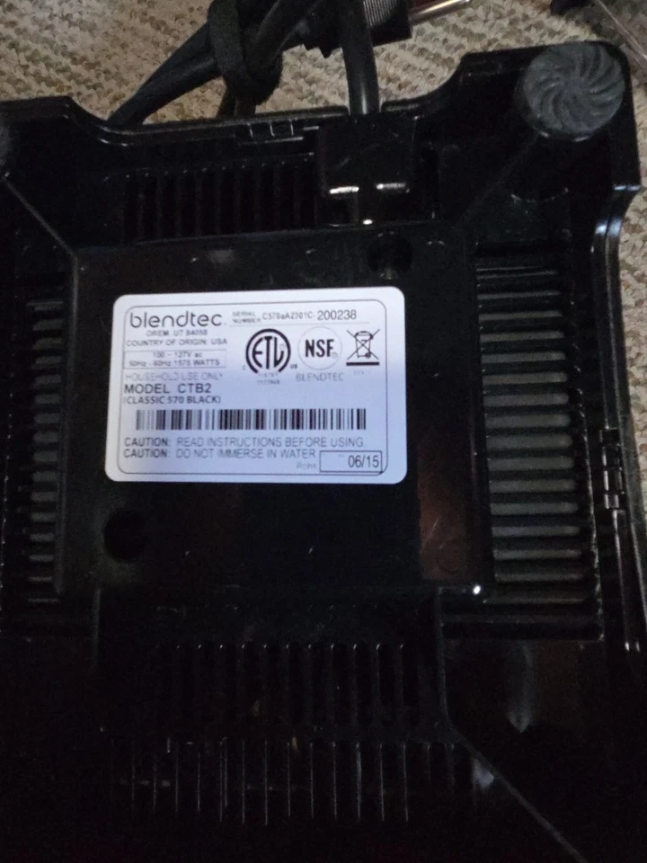 Batidora negra Blendtec CTB2 Classic 570 Foto 2 de 3
