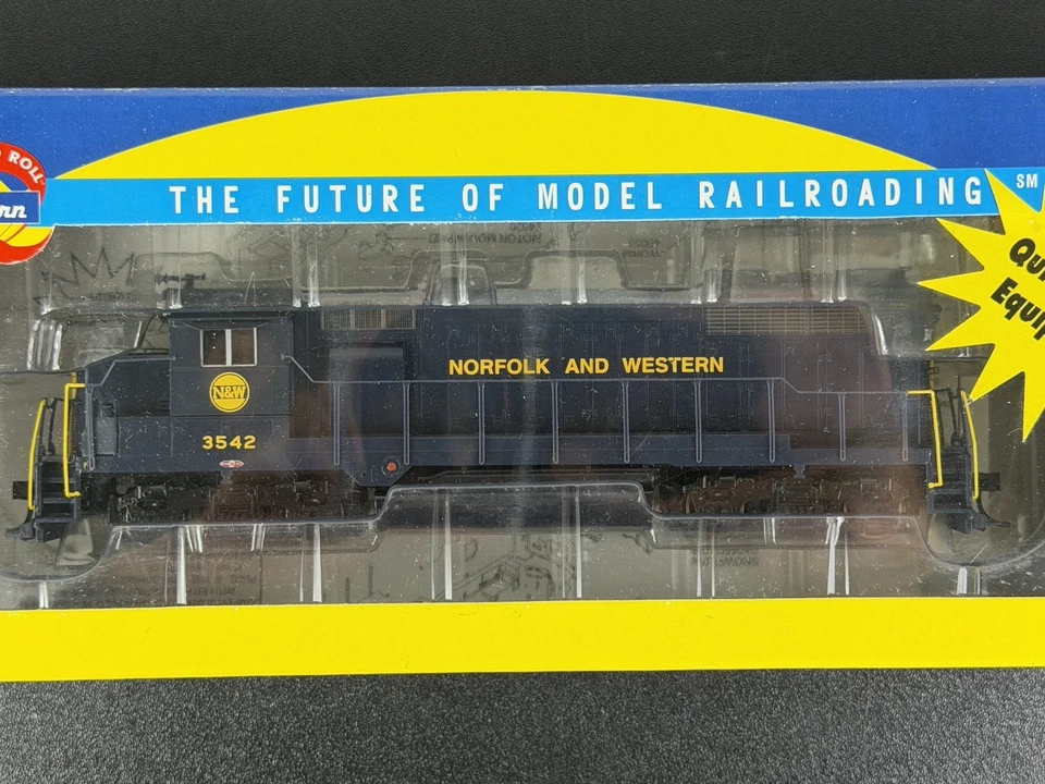 HO Athearn RTR 91733 Norfolk & Western GP35 Powered Diesel DCC Loco N&W #3542 - Image 3 of 4