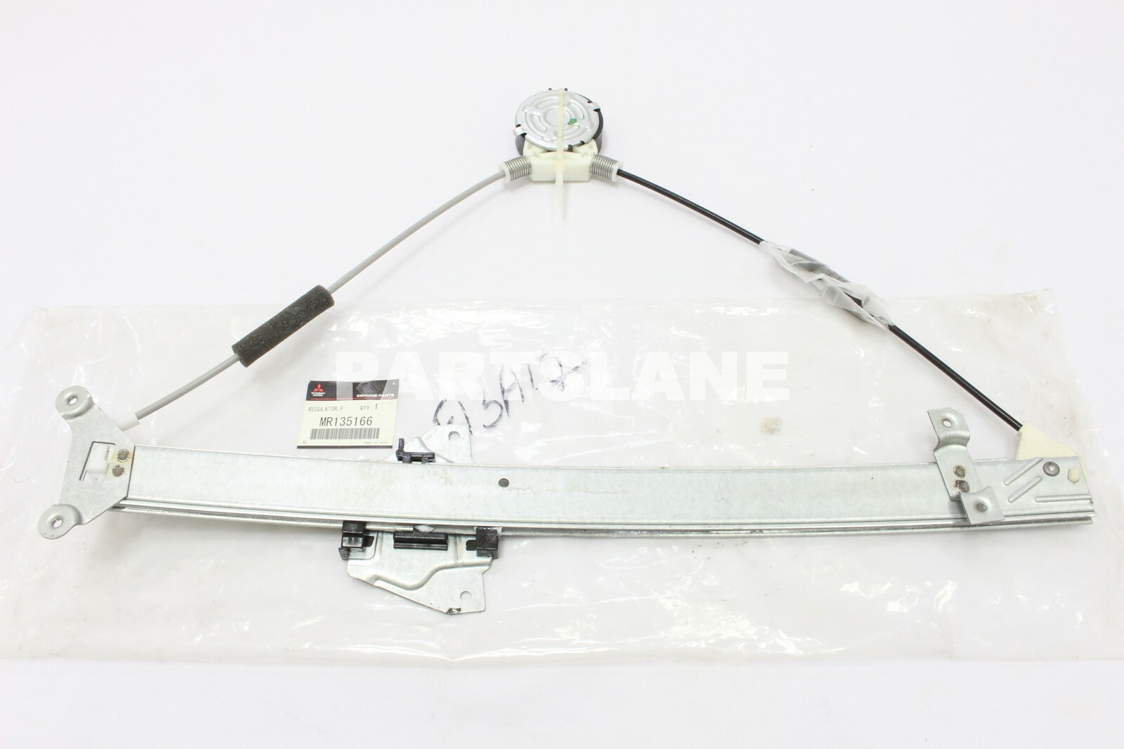MR135166 Mitsubishi OEM Genuine REGULATOR, FR DOOR WDO, RH | eBay