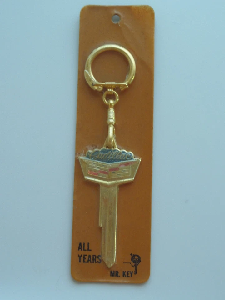 CADILLAC *ANCHO* CRESTA LLAVE EN BLANCO 1935-1966 SELLADO El Dorado DeVille Serie 62 75 Foto 4 de 4