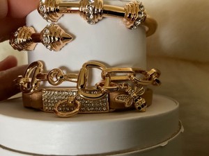 Authentic Bomb Party Spring 26 Stack - ST49605 The Golden Hive - Bee Charm gold plated