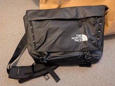 The North Face Basecamp Messenger Bag Black BNWT