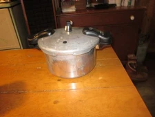 Philippe Richard 5 Qt Pressure Cooker – Model Y22-4.00 