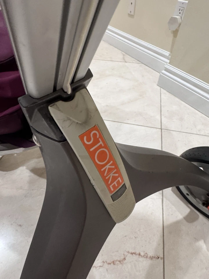 Cochecito Stokke - Color rojo lavanda - Excelente estado Foto 4 de 4