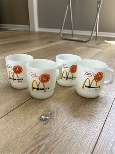 VINTAGE 4 McDONALD's ANCHOR HOCKING FIRE KING MILK GLASS MUGS