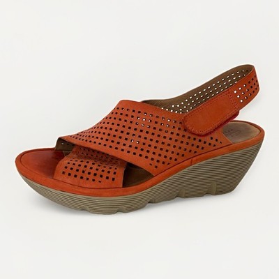 Clarks Artisan Sandals Womens 8 Leather Perforated Soft Comfort Shoes Orange