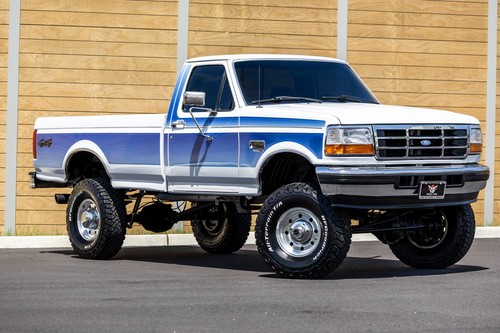 1997 Ford F-350 Reg Cab 133.0" WB 4WD