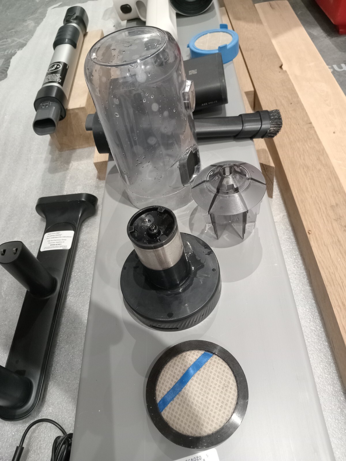 AEG 8000 Series Cordless Vacuum Cleaner White eBay