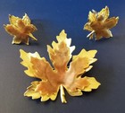 Vintage Enamel Maple Leaf Brooch& Clip On Earrings Set Goldtone  — photo 1