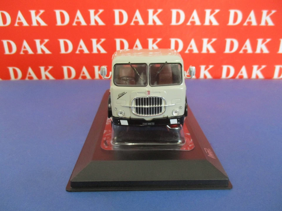 Die cast 1/43 Modellino Camion Truck Fiat 690 T1 1961 Grigio by Ixo - Immagine 3 di 4