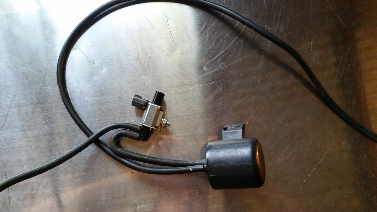 2016 Kawasaki ZX10R OEM Air Chamber and valve (New) Part Number